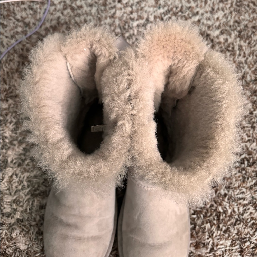 Bailey Bow Uggs - image 6
